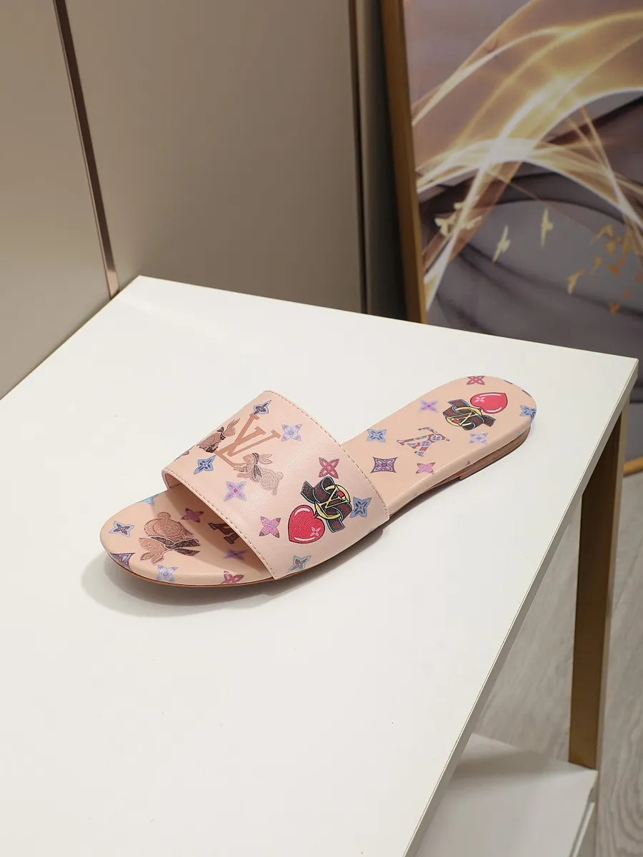 👟👟Ex-factory price 320👟👟 LV’s new flat-low flip-flops, 5D printed jade rabbit pattern, cowhide surface and sheepskin lining, genuine leather bottom imported from Italy, size 35-41